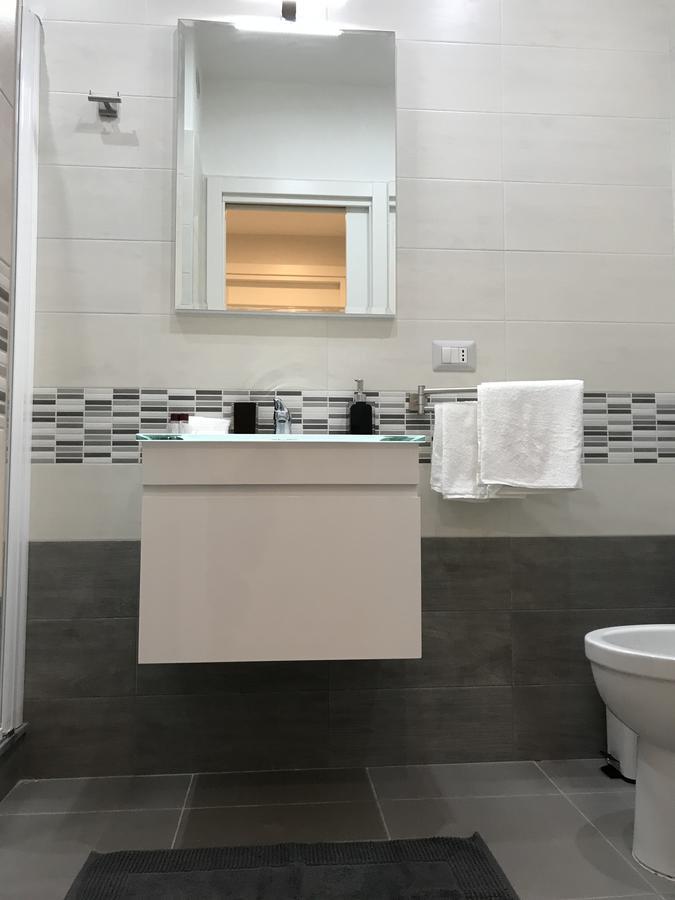 Chiaia Guest House 나폴리 외부 사진