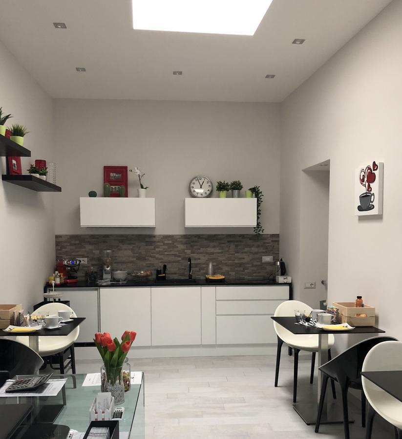 Chiaia Guest House 나폴리 외부 사진
